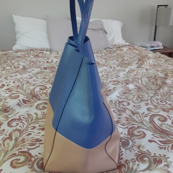 Celine Cabas Tote - Picture 4 of 8